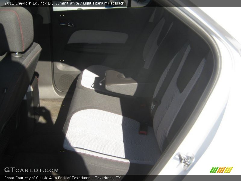 Summit White / Light Titanium/Jet Black 2011 Chevrolet Equinox LT