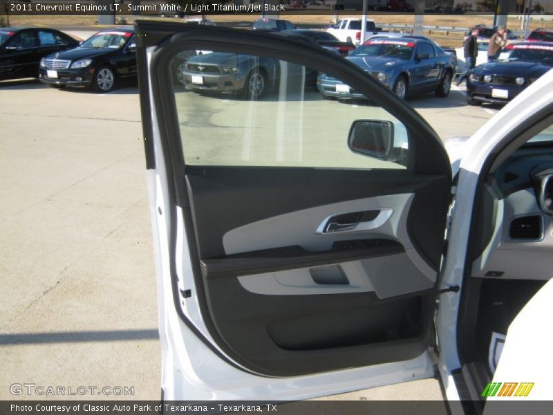 Summit White / Light Titanium/Jet Black 2011 Chevrolet Equinox LT