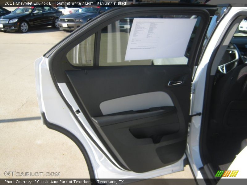Summit White / Light Titanium/Jet Black 2011 Chevrolet Equinox LT