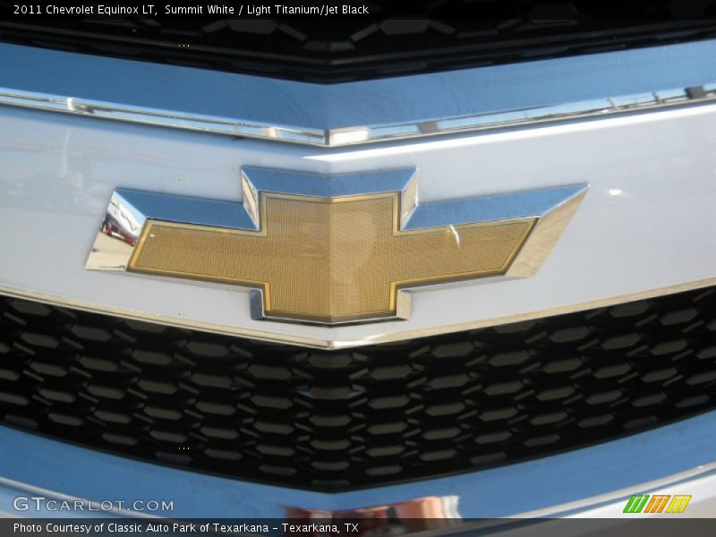 Summit White / Light Titanium/Jet Black 2011 Chevrolet Equinox LT