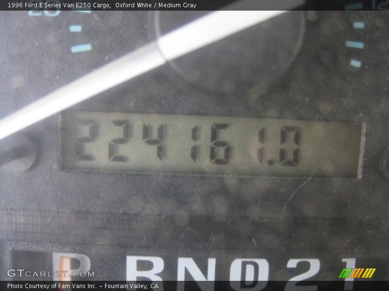 Oxford White / Medium Gray 1996 Ford E Series Van E250 Cargo