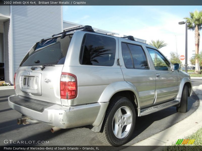 Brilliant Silver Metallic / Graphite 2002 Infiniti QX4 4x4