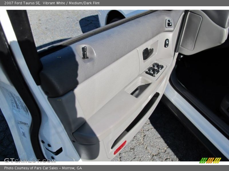 Vibrant White / Medium/Dark Flint 2007 Ford Taurus SE