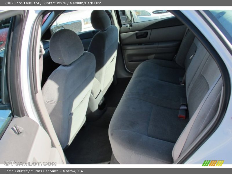 Vibrant White / Medium/Dark Flint 2007 Ford Taurus SE