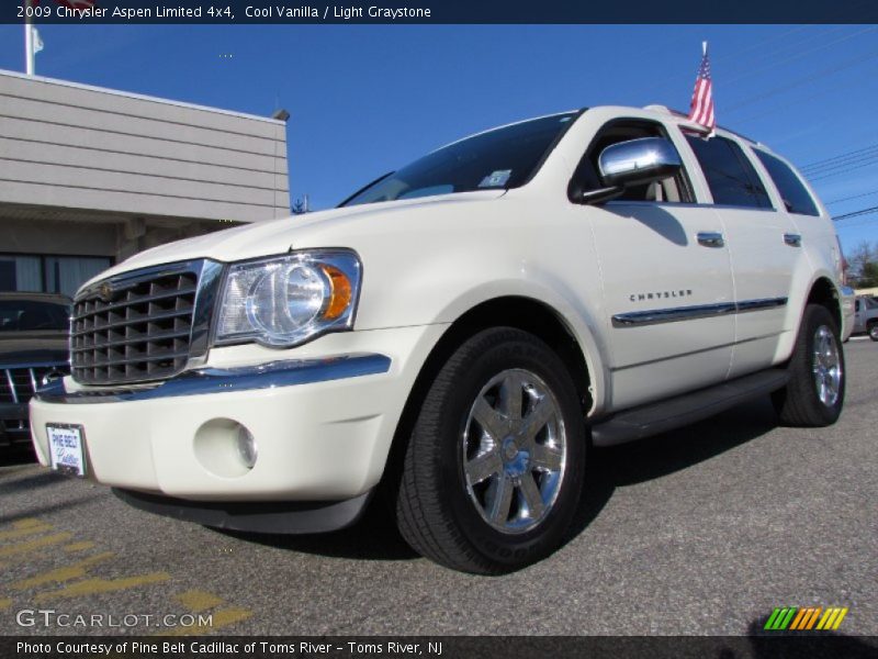 Cool Vanilla / Light Graystone 2009 Chrysler Aspen Limited 4x4
