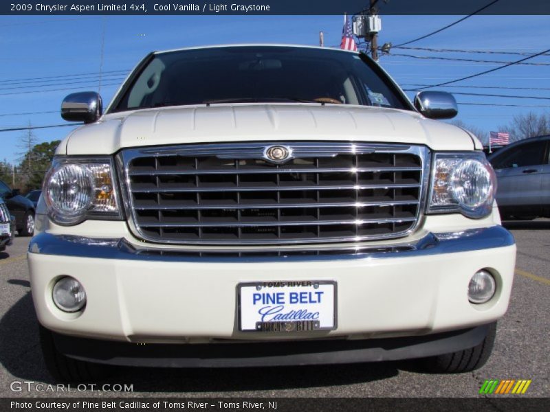 Cool Vanilla / Light Graystone 2009 Chrysler Aspen Limited 4x4