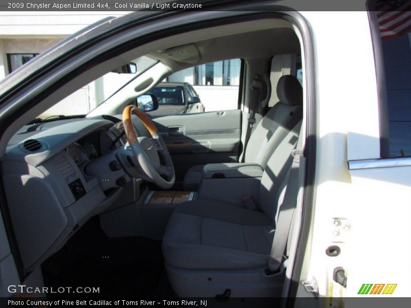 Cool Vanilla / Light Graystone 2009 Chrysler Aspen Limited 4x4
