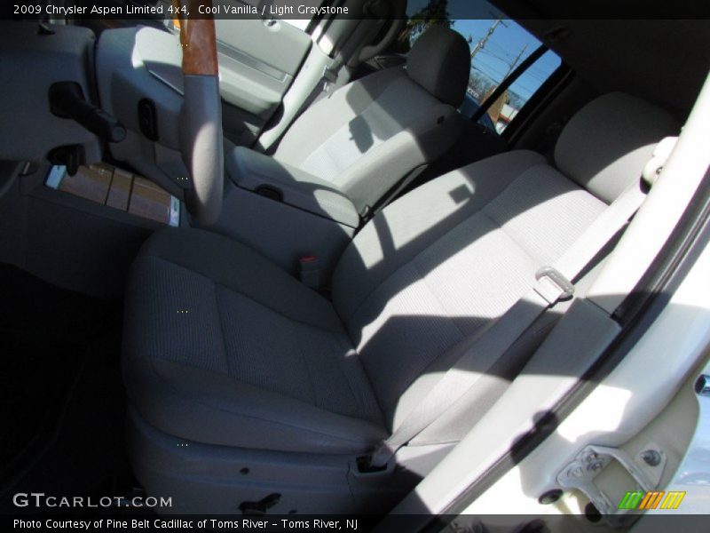 Cool Vanilla / Light Graystone 2009 Chrysler Aspen Limited 4x4