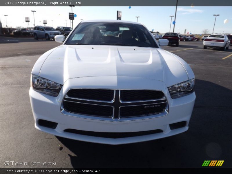 Bright White / Black 2012 Dodge Charger SE
