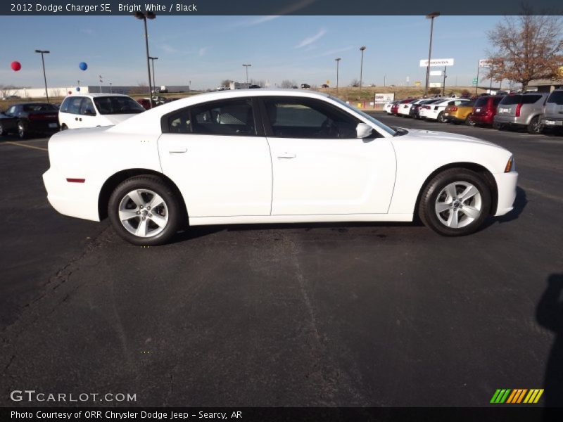 Bright White / Black 2012 Dodge Charger SE
