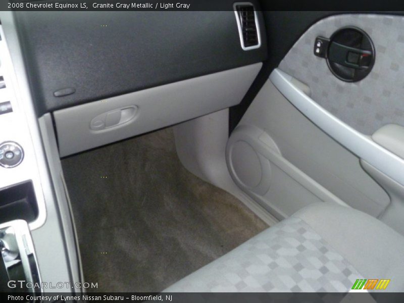 Granite Gray Metallic / Light Gray 2008 Chevrolet Equinox LS