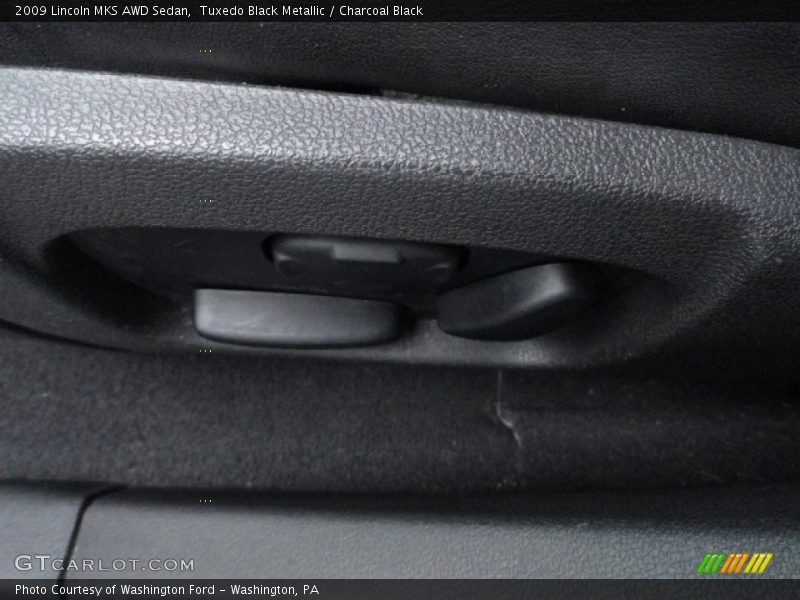 Tuxedo Black Metallic / Charcoal Black 2009 Lincoln MKS AWD Sedan