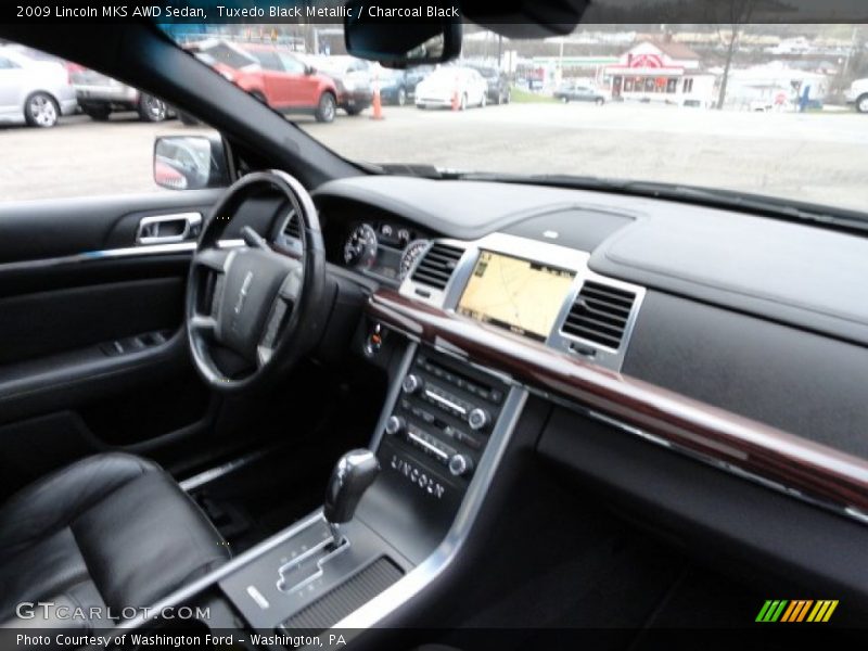 Tuxedo Black Metallic / Charcoal Black 2009 Lincoln MKS AWD Sedan