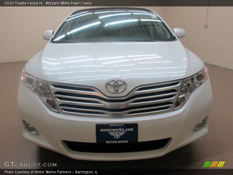 Blizzard White Pearl / Ivory 2010 Toyota Venza I4