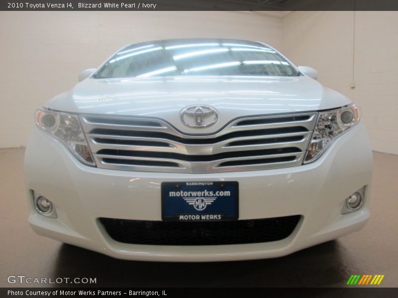Blizzard White Pearl / Ivory 2010 Toyota Venza I4