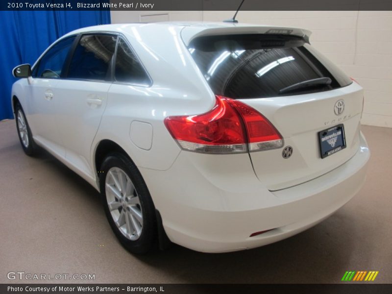 Blizzard White Pearl / Ivory 2010 Toyota Venza I4