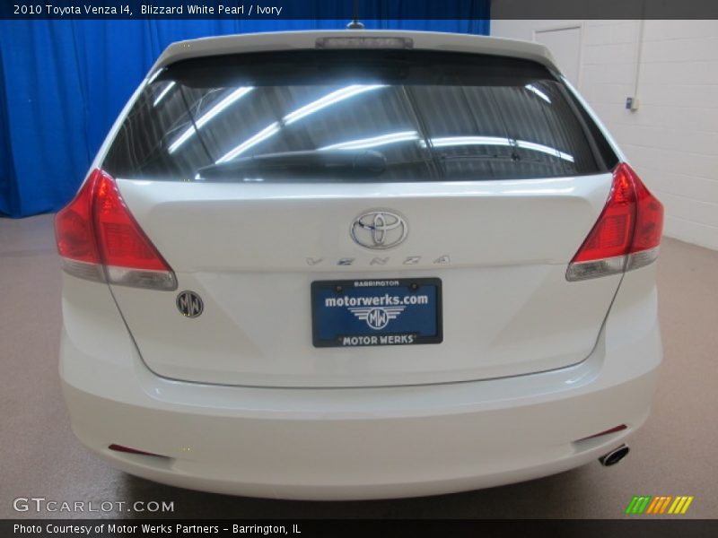 Blizzard White Pearl / Ivory 2010 Toyota Venza I4