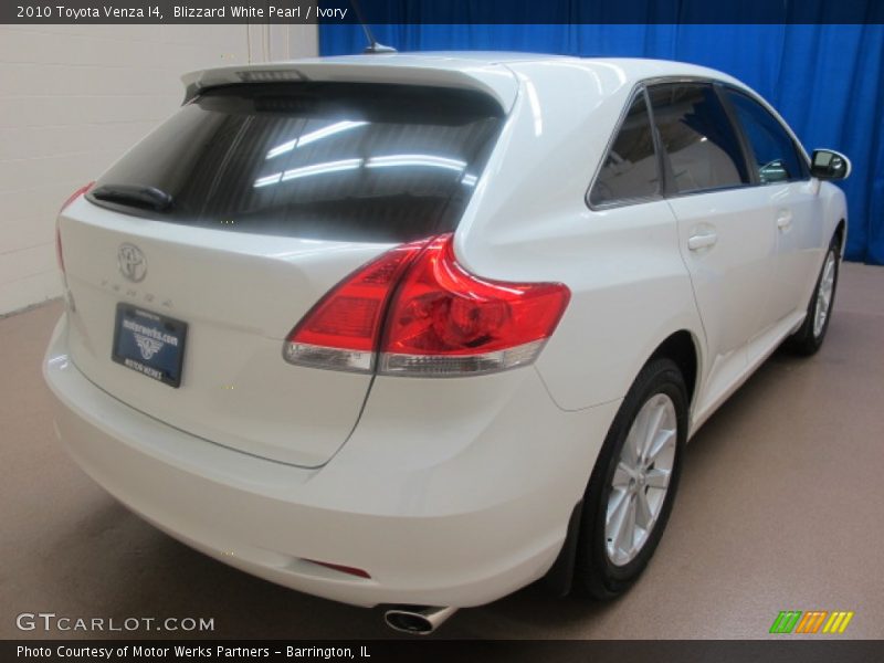 Blizzard White Pearl / Ivory 2010 Toyota Venza I4
