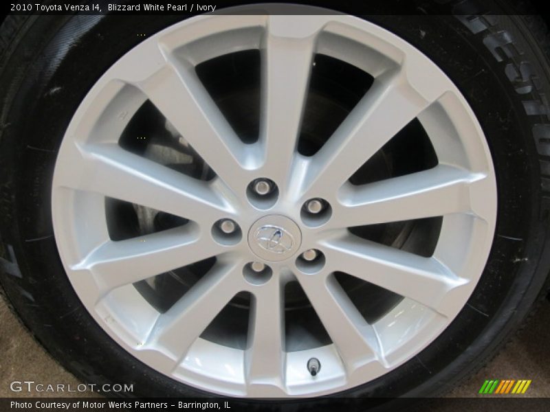 Blizzard White Pearl / Ivory 2010 Toyota Venza I4