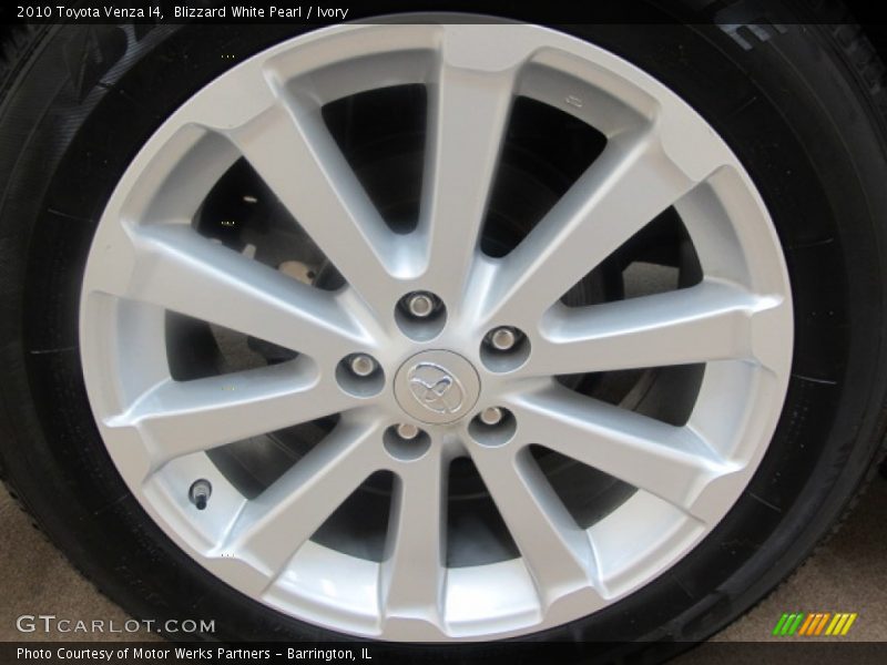 Blizzard White Pearl / Ivory 2010 Toyota Venza I4