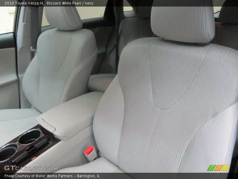 Blizzard White Pearl / Ivory 2010 Toyota Venza I4