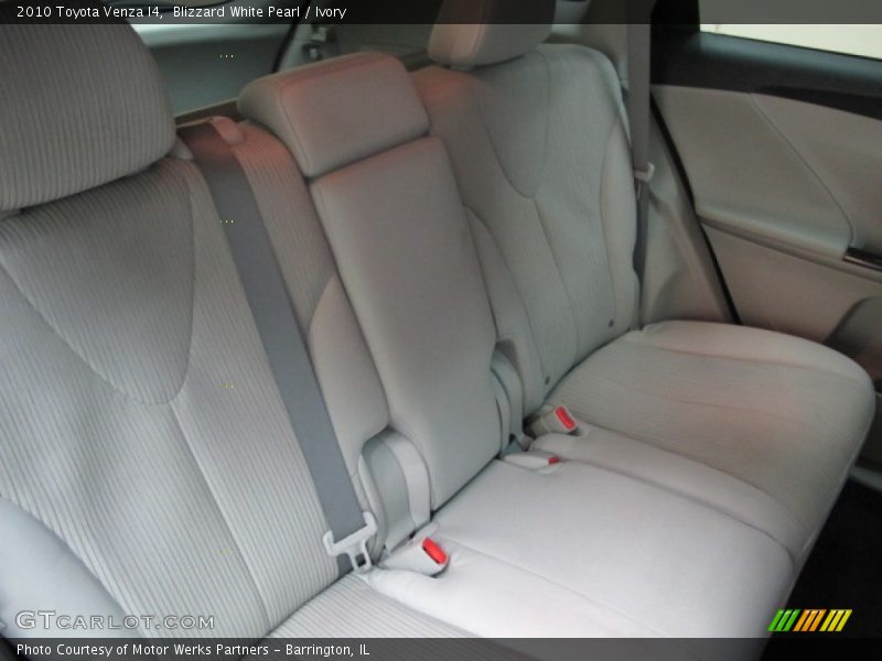 Blizzard White Pearl / Ivory 2010 Toyota Venza I4