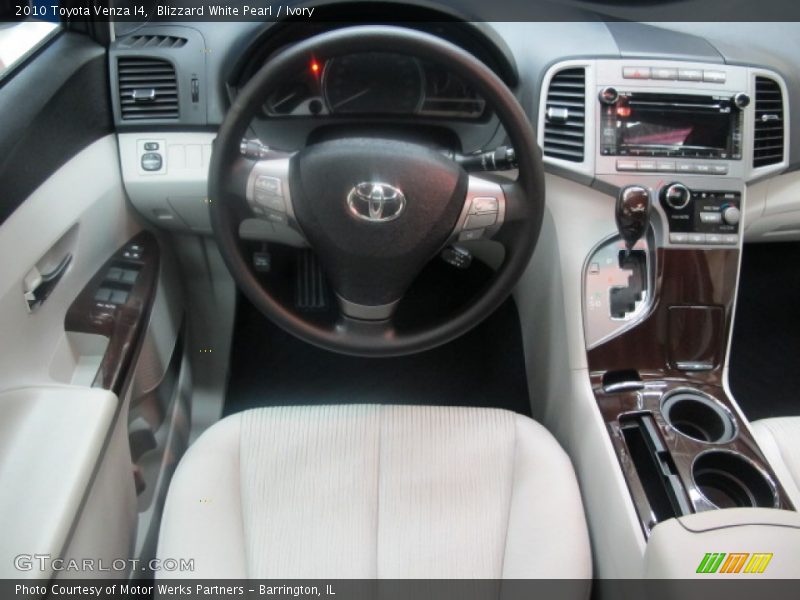 Blizzard White Pearl / Ivory 2010 Toyota Venza I4