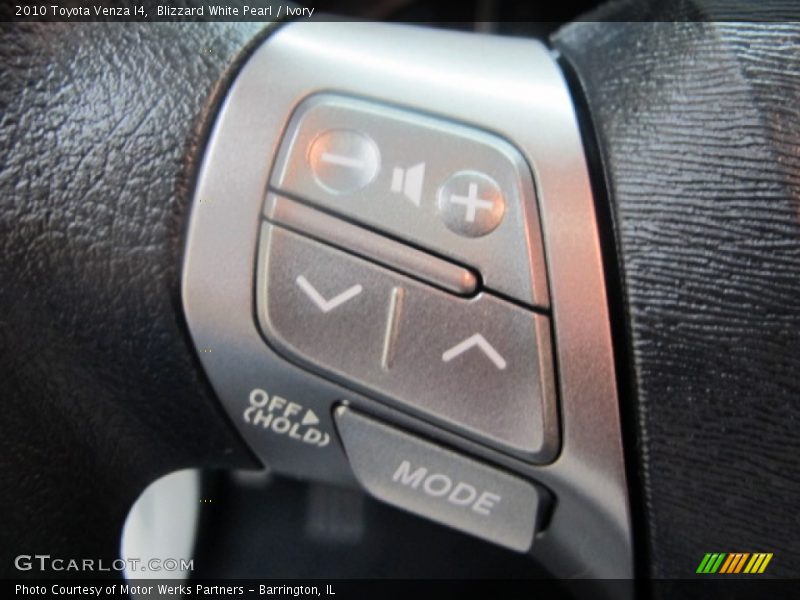 Blizzard White Pearl / Ivory 2010 Toyota Venza I4