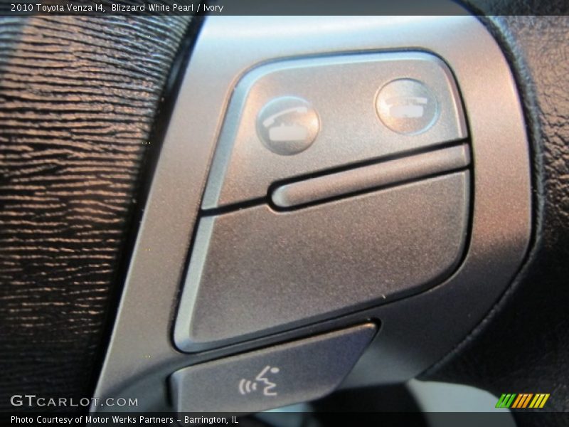 Blizzard White Pearl / Ivory 2010 Toyota Venza I4