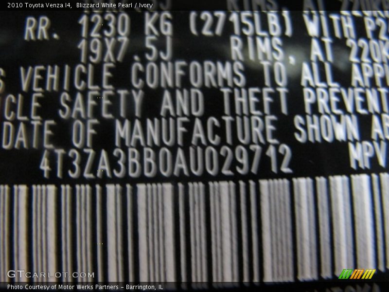 Blizzard White Pearl / Ivory 2010 Toyota Venza I4