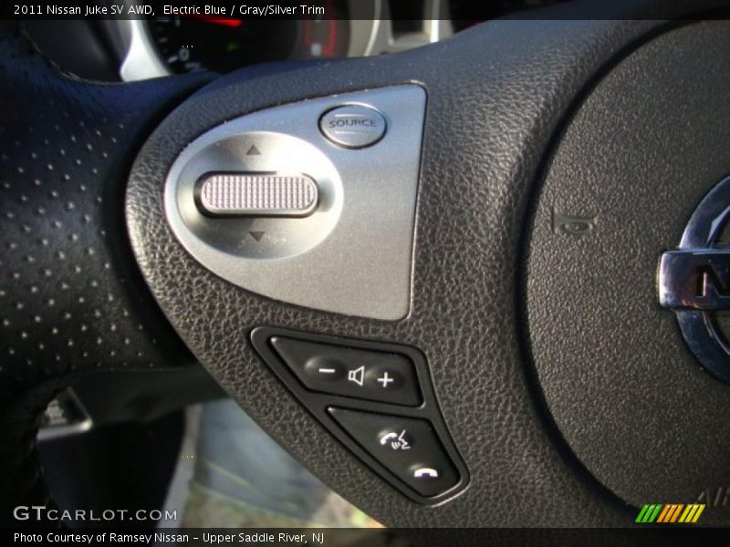 Controls of 2011 Juke SV AWD