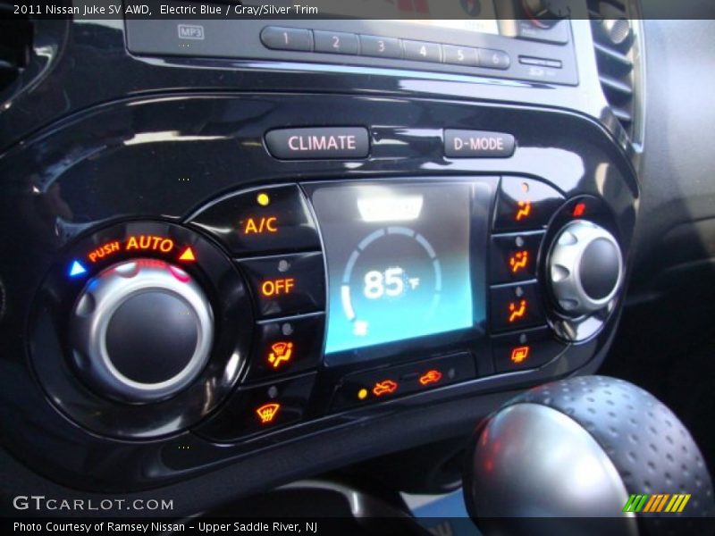 Controls of 2011 Juke SV AWD