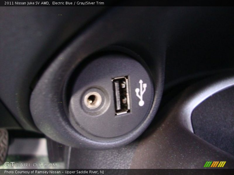 Electric Blue / Gray/Silver Trim 2011 Nissan Juke SV AWD