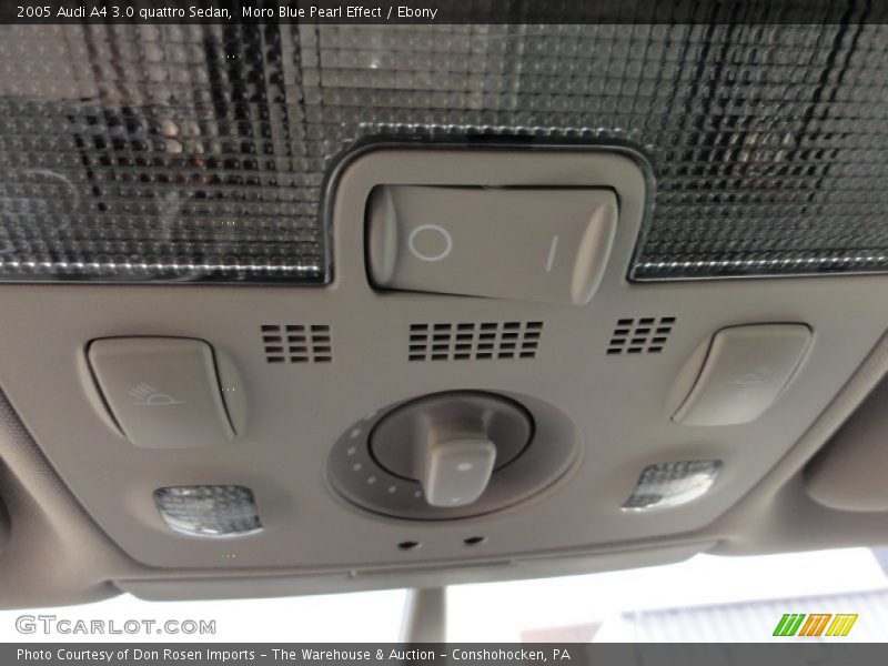 Controls of 2005 A4 3.0 quattro Sedan