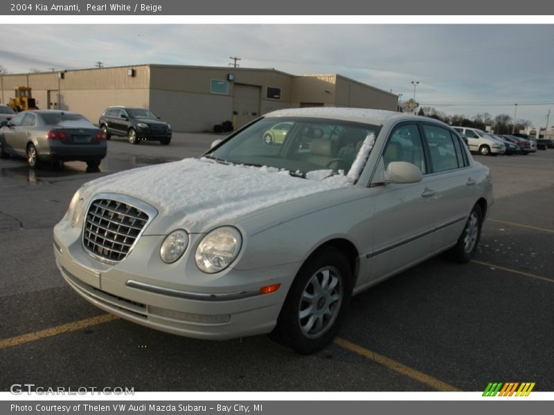 Pearl White / Beige 2004 Kia Amanti