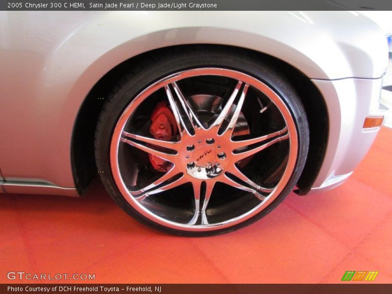 Satin Jade Pearl / Deep Jade/Light Graystone 2005 Chrysler 300 C HEMI
