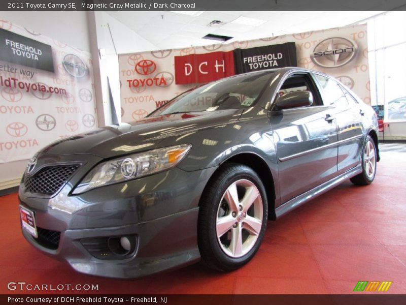 Magnetic Gray Metallic / Dark Charcoal 2011 Toyota Camry SE