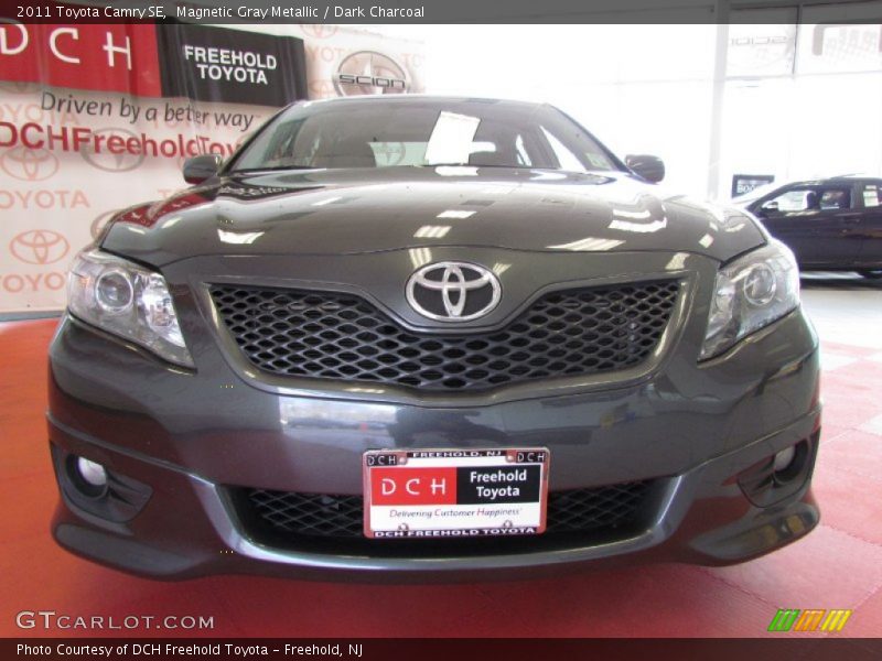 Magnetic Gray Metallic / Dark Charcoal 2011 Toyota Camry SE