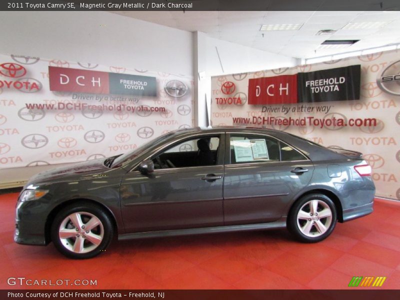 Magnetic Gray Metallic / Dark Charcoal 2011 Toyota Camry SE