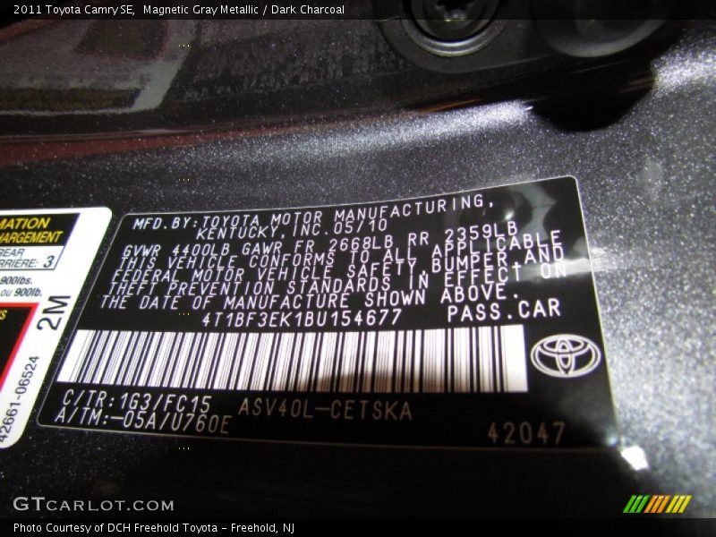 Magnetic Gray Metallic / Dark Charcoal 2011 Toyota Camry SE