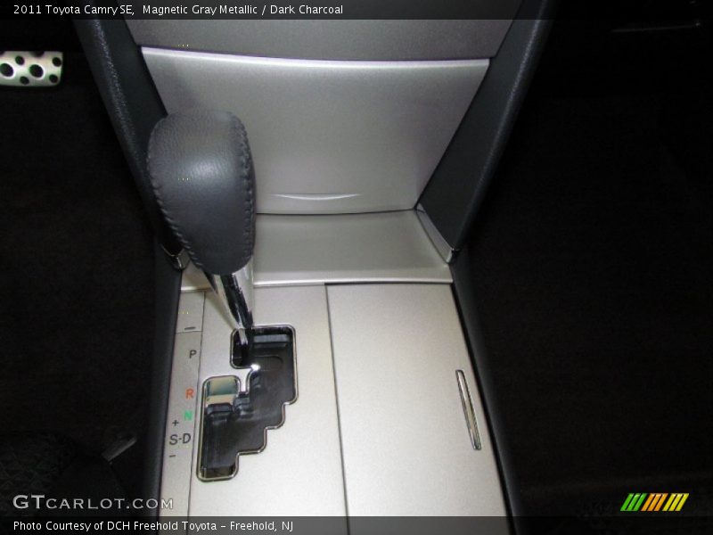 Magnetic Gray Metallic / Dark Charcoal 2011 Toyota Camry SE