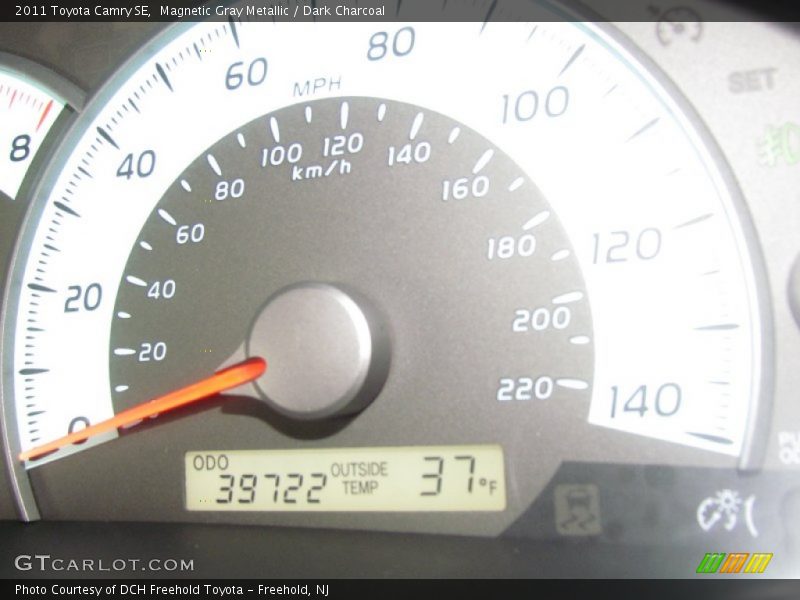 Magnetic Gray Metallic / Dark Charcoal 2011 Toyota Camry SE