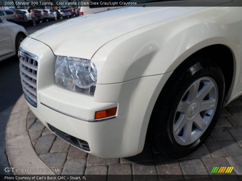 Cool Vanilla / Dark Slate Gray/Light Graystone 2005 Chrysler 300 Touring