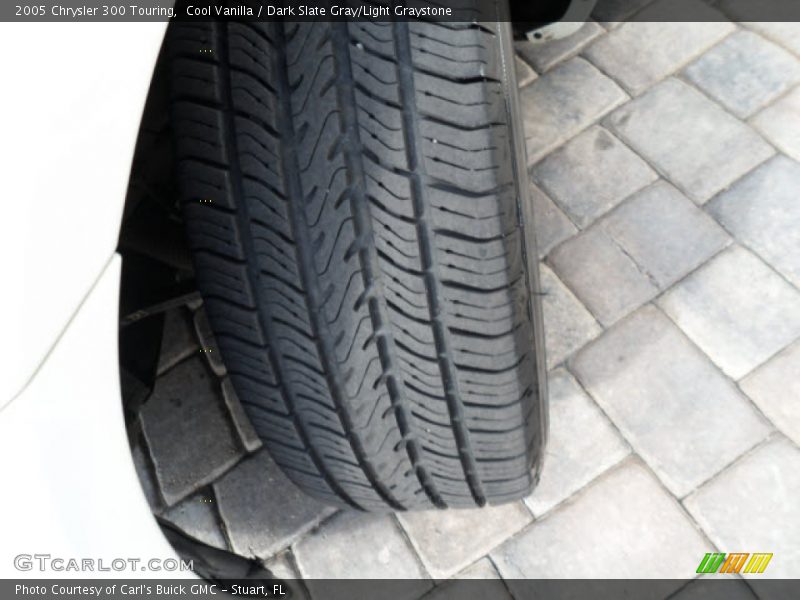 Cool Vanilla / Dark Slate Gray/Light Graystone 2005 Chrysler 300 Touring