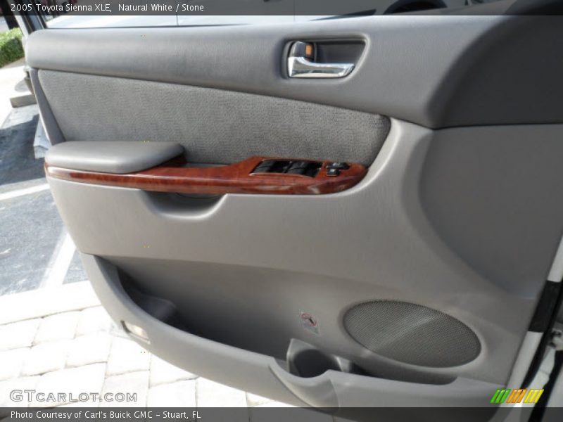 Natural White / Stone 2005 Toyota Sienna XLE