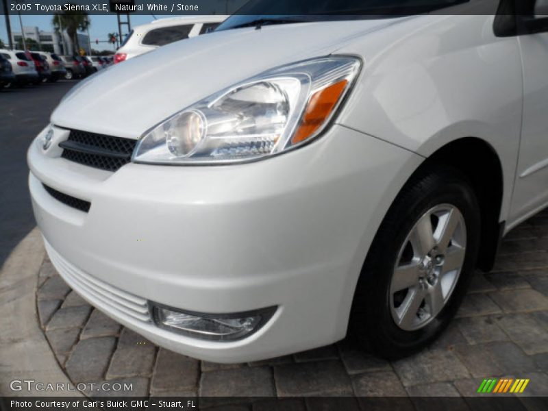 Natural White / Stone 2005 Toyota Sienna XLE