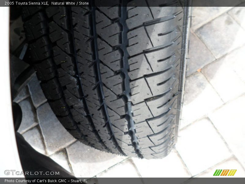 Natural White / Stone 2005 Toyota Sienna XLE