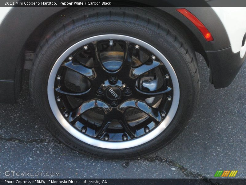 Pepper White / Carbon Black 2011 Mini Cooper S Hardtop