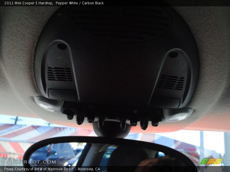 Pepper White / Carbon Black 2011 Mini Cooper S Hardtop