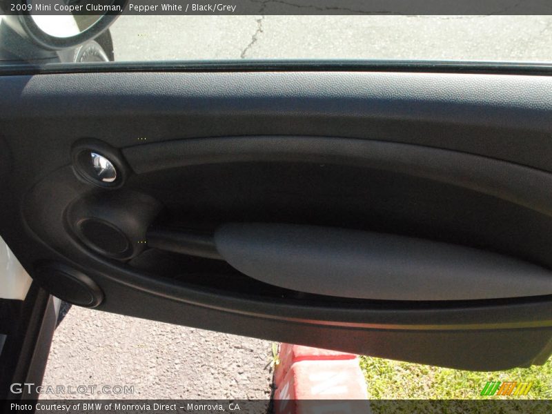 Pepper White / Black/Grey 2009 Mini Cooper Clubman